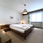 Laerchenwald 1706 アパート ロイカーバード